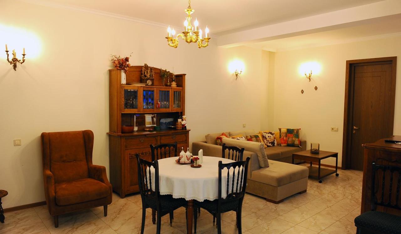 Janika Apartments Tbilisi ภายนอก รูปภาพ